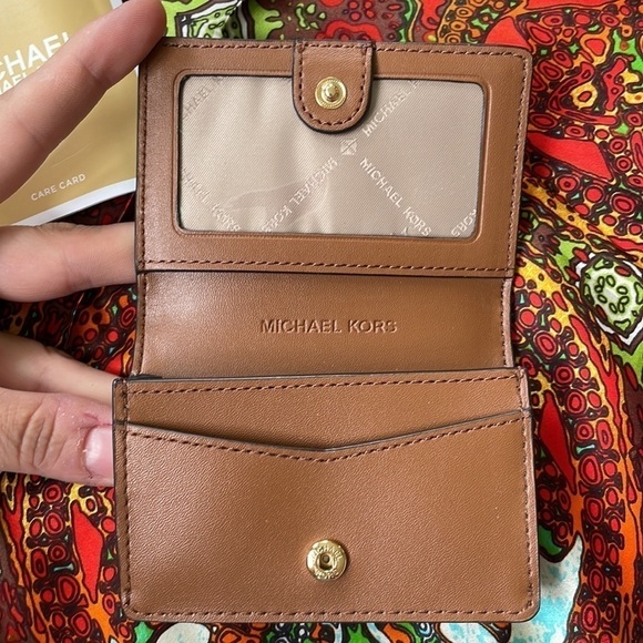 Brand New Michael Kors Brown Luggage Small Flap ID Card Case Holder - Picture 8 of 14